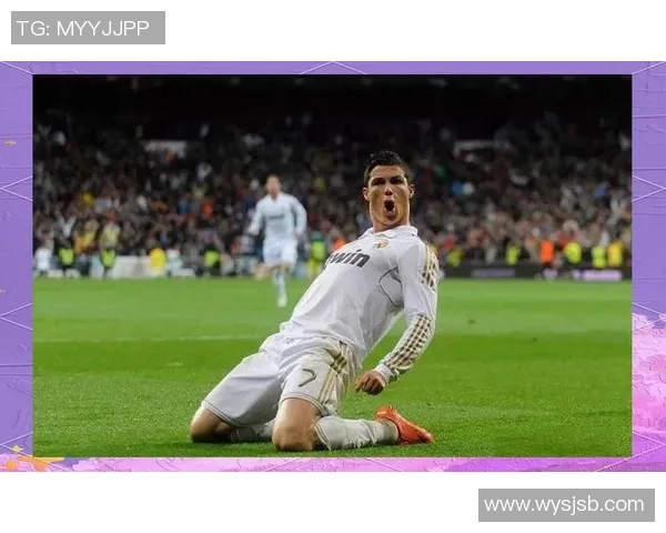 足球明星与记者的心动传递在赛场与镜头背后书写的爱情篇章